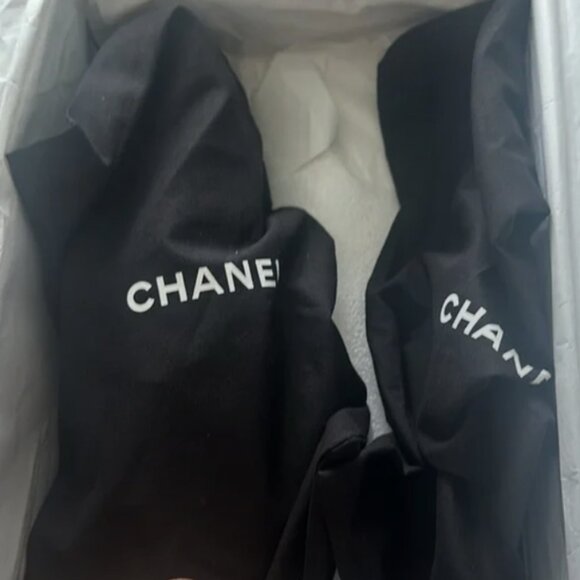 Chanel Turnlock loafers size 37.5 black/gold hardware sole protector applied - Picture 5 of 6